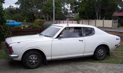 White Datsun 180B SSS hardtop Australia 610 Bluebitrd.jpg