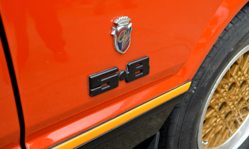 XE Ford Fairmont ESP 5.8l side badge.png