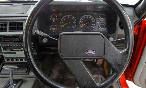 XE fairmont Ghia ESP steering wheel.jpg