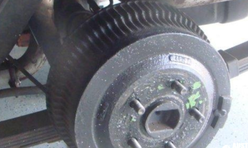 XW Ford Falcon GT rear drum brakes finned image.png