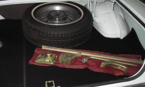 XW GT original jack in trunk ford image.png
