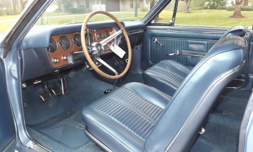 blue interior front seats and dash.jpg