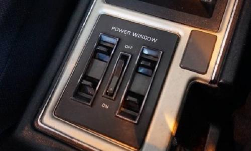 console 1984 rsc=x skyline inerior Turbo C.jpg