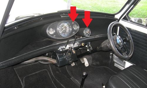handbrake warning light and police tacho.jpg