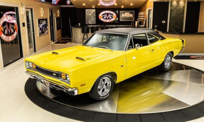 1969 Dodge Coronet Super Bee 383ci Yellow for sale USA (1).jpg