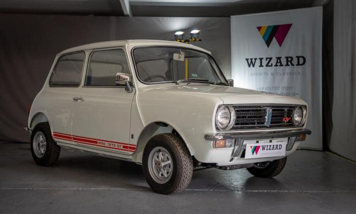 1972 Mini Clubman GT UK white original restored images (1).jpg