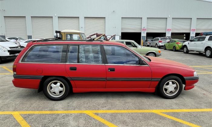 1989 VN HSV Wagon SV LE V8 Red (8).jpg