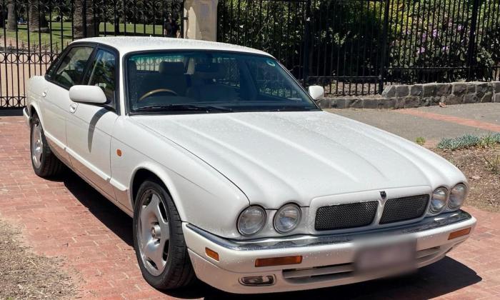 1997 Jaguar XJR 4.0 Supercharged white sedan Australia RHD (1).jpg