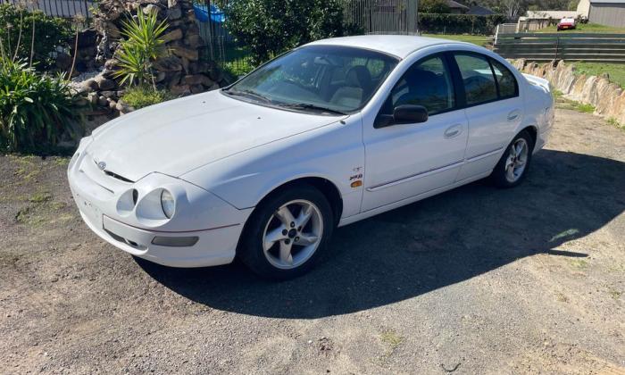 1999 Ford Falcon AU XR8 Option 20 ex police car for sale (4).jpg