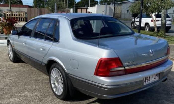 2001 Ford Fairlane Sportsman Ghia two tone silver (3).jpg