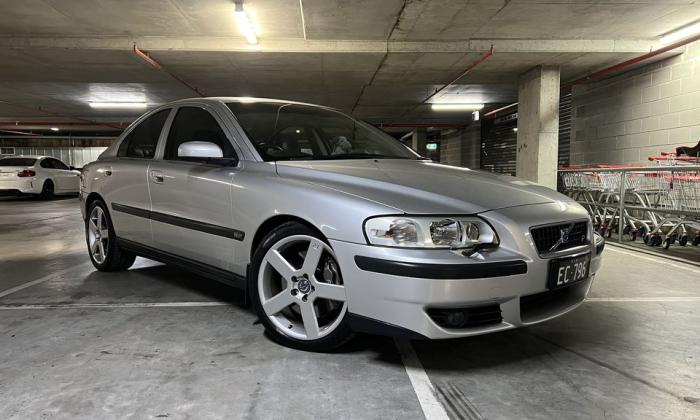 2003 Volvo S60 R Sedan RHD for sale Australia Silver (4).jpg