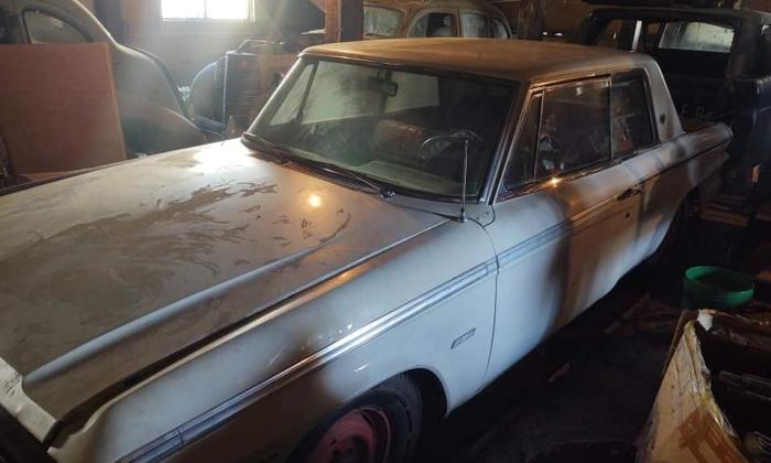 Barn find 1964 Studebaker Daytona hardtop coupe (5).jpg