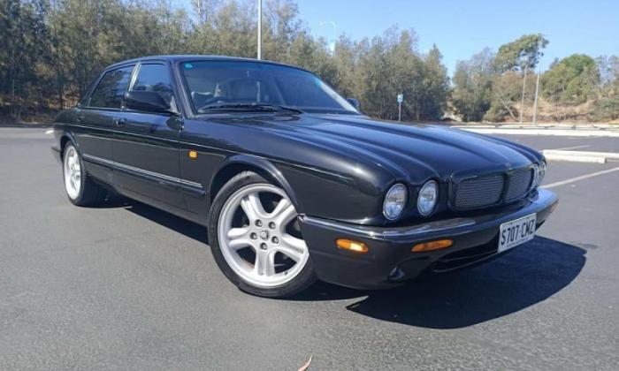 Grey 1998 Jaguar X308 XJR V8 Supercharged for sale South Australia 2023 (1).jpg