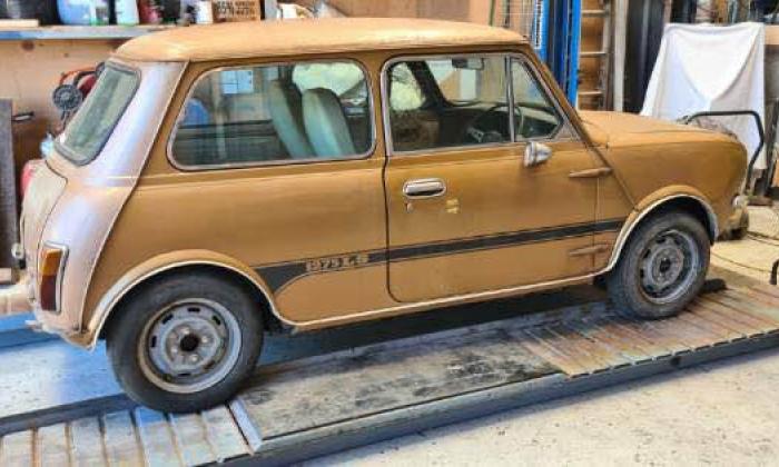Leyland Mini 1275 LS unrestored rusty for sale (1).jpg