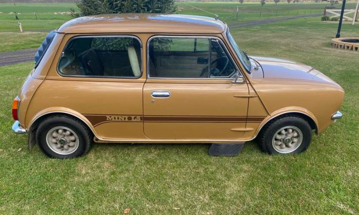 Nugget Gold leyland Mini LS 998 for sale 2022 images (4).jpg