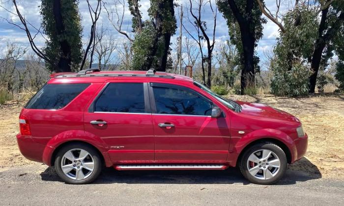 Red maroon Ford Territory F6X FPV 2008 (1).jpg