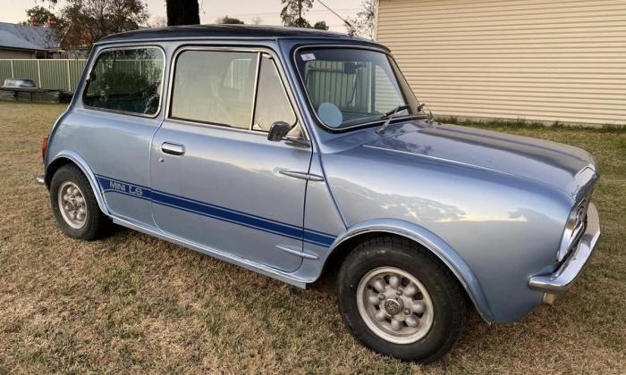 Silver Blue 1977 Leyland mini LS 998cc engine original resto  (1).jpg