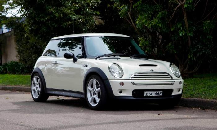 White JCW R53 Mini Cooper S 2004 (1).jpg