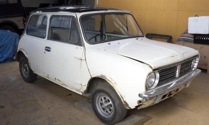 White NZ Australian Mini Clubman GT 1973 unrestored pics (1).jpg