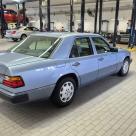 Mercedes 320E W124 sedan Australia Blue (6).jpg