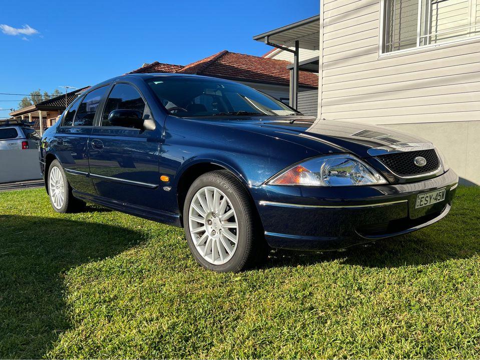 2000 Ford AU Fairmont Ghia 75th Anniversary Blue sedan (3).jpg