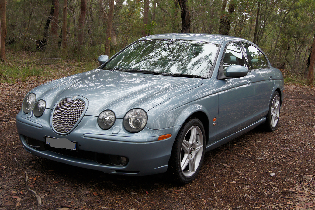 2003 Jajuar S-Type R V8 Sedan for sale Australia (3).png