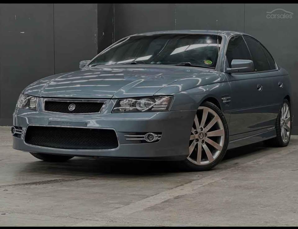 2006 Holden HSV VY Senator blue (1).jpg
