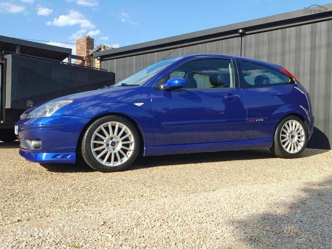 Ford Focus ST170 Australian body kit Imperial Blue (1).jpg