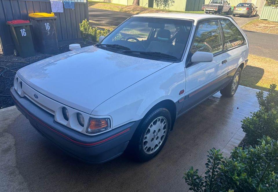 Ford Laser TX3 AWD white rare Australia (8).jpg