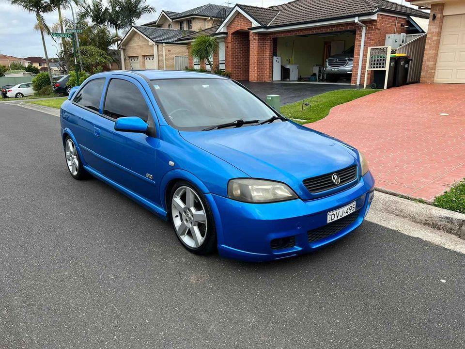 Holden Astra SRi Turbo Hatch 2003 Blue Australia (1).jpg