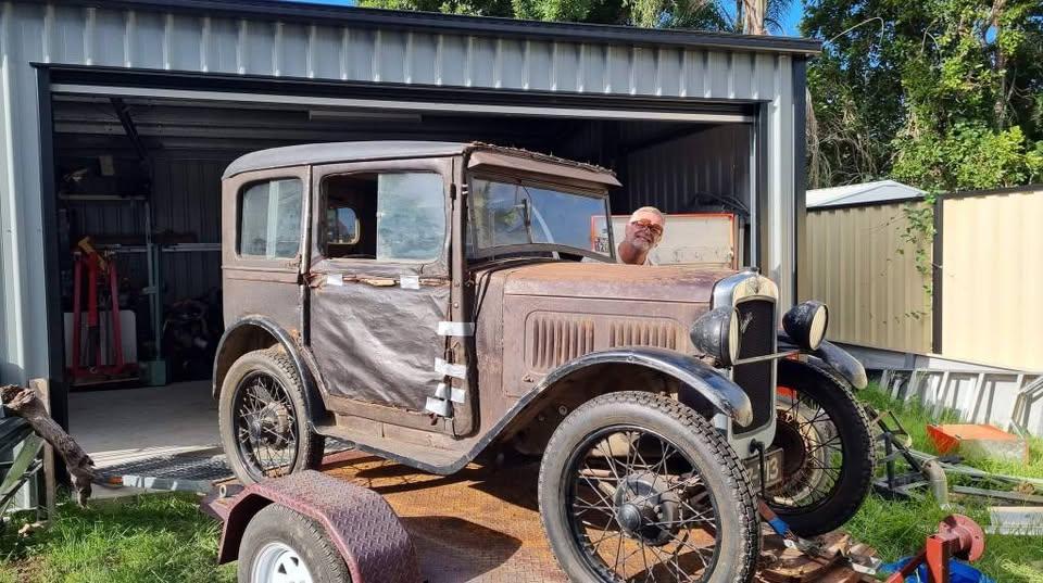 Original unrestored Austin 7 1930 Fabric saloon (1).jpg