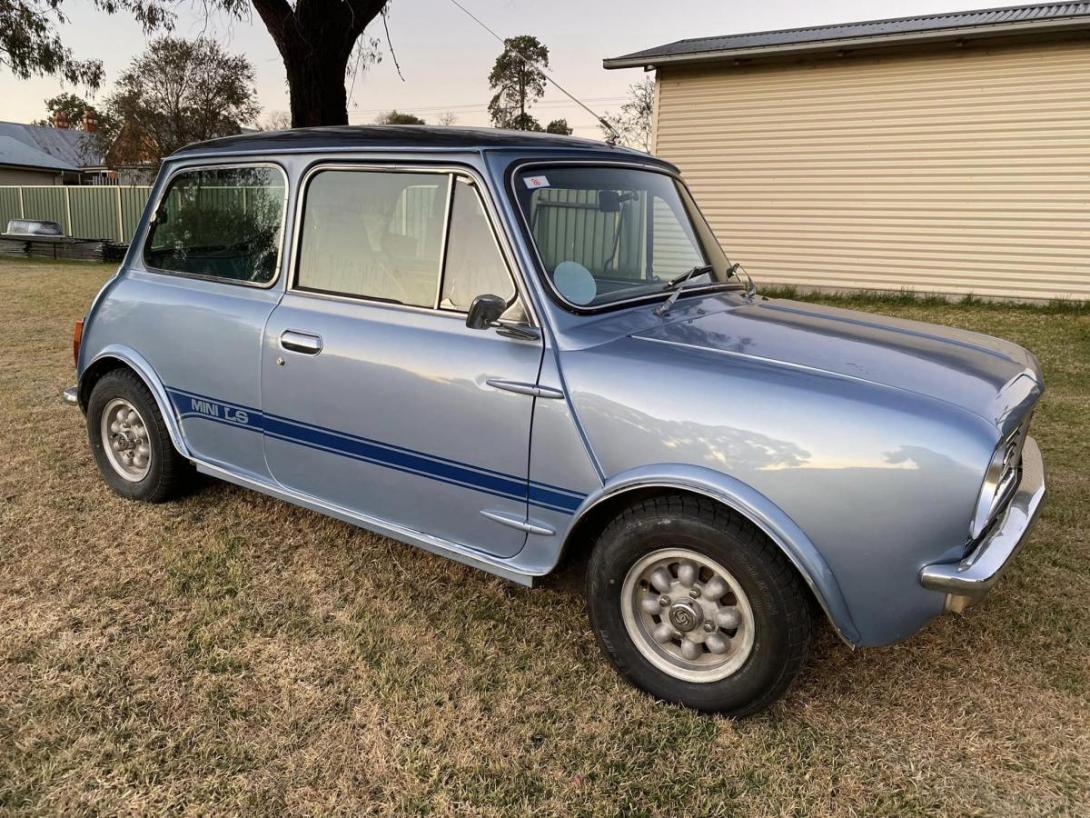 Silver Blue 1977 Leyland mini LS 998cc engine original resto  (1).jpg