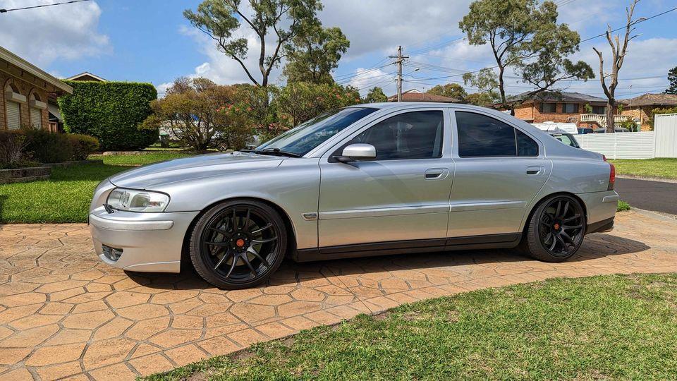 Silver over Nordkap Blue Volvo S60 R 2003 for sale Australia RHD (17).jpg