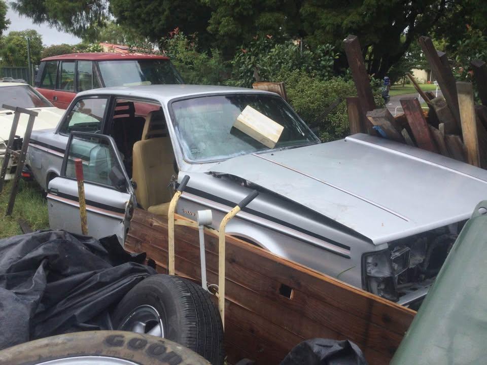 Volvo 242 GT spares wrecking (1).jpg