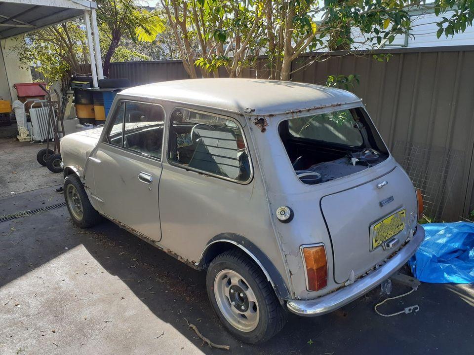 Wreck Leyland Mini 1275 LS Silver for sale 2023 (1).jpg